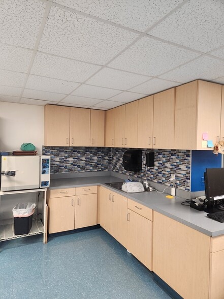 More Photos Of 1910 N Church St, Greensboro Medical For Sale