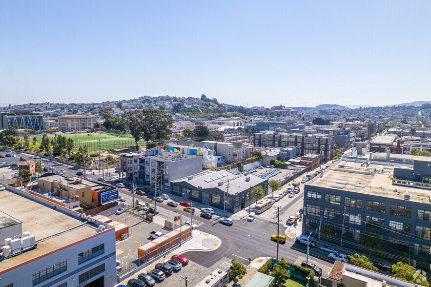 More Photos Of 2435-2445 16th St, San Francisco Service For Lease