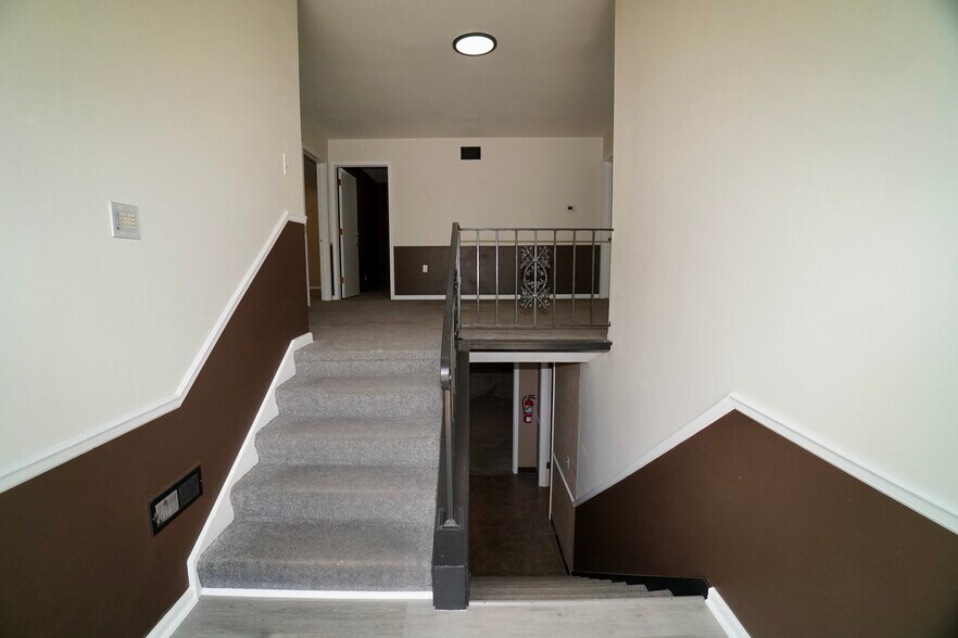 More Photos Of 2414 S Leonard Rd, Saint Joseph Office For Sale