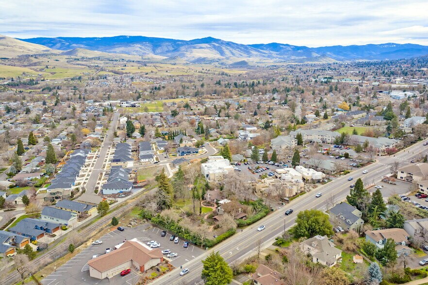 More Photos Of 668 N Main St, Ashland Hospitality For Sale