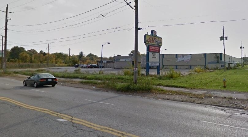 More Photos Of 675 Tecumseh Rd W, Windsor Warehouse For Sale