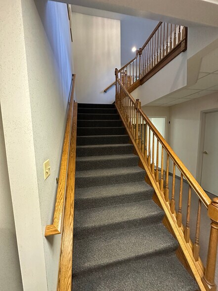 More Photos Of 55 Sullys Trl, Pittsford Office For Lease