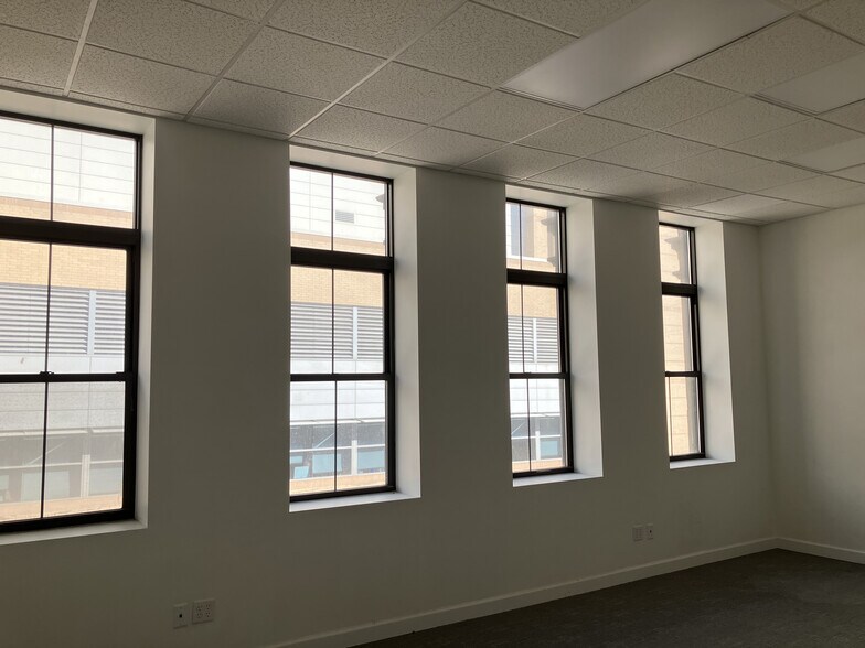 More Photos Of 1036-1040 Fifth Ave, Pittsburgh Office For Sale