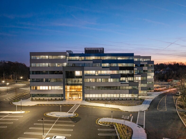 More Photos Of 33 Route 59, Monsey Office For Lease