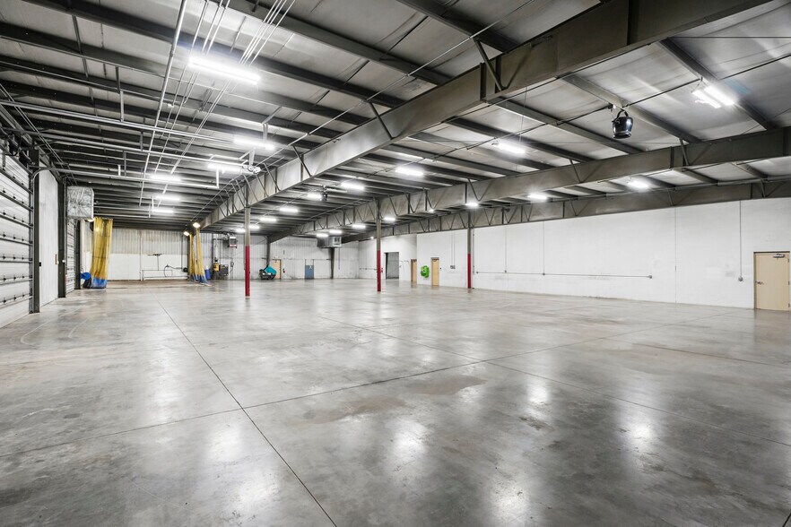 More Photos Of 4811 Curtis Rd, Dodgeville Warehouse For Sale