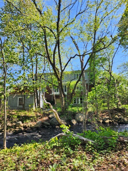 More Photos Of 7 New Driftway, Scituate Medical For Sale