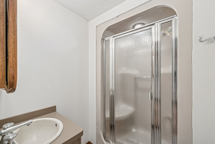 Primary Photo Of 750 Washington Rd, Mt Lebanon Apartments For Sale