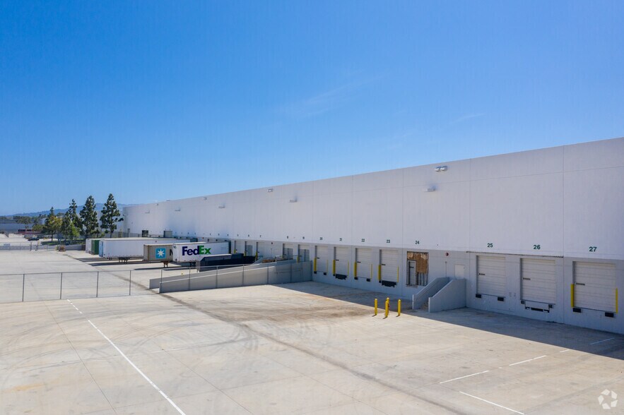 More Photos Of 19800-19888 Van Ness Ave, Torrance Distribution For Lease