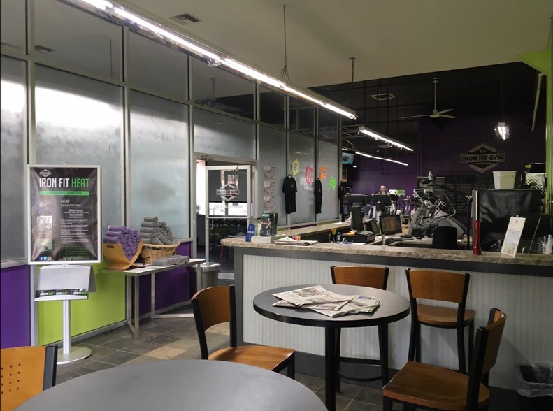 More Photos Of 105 Warwick St, Lititz Freestanding For Sale