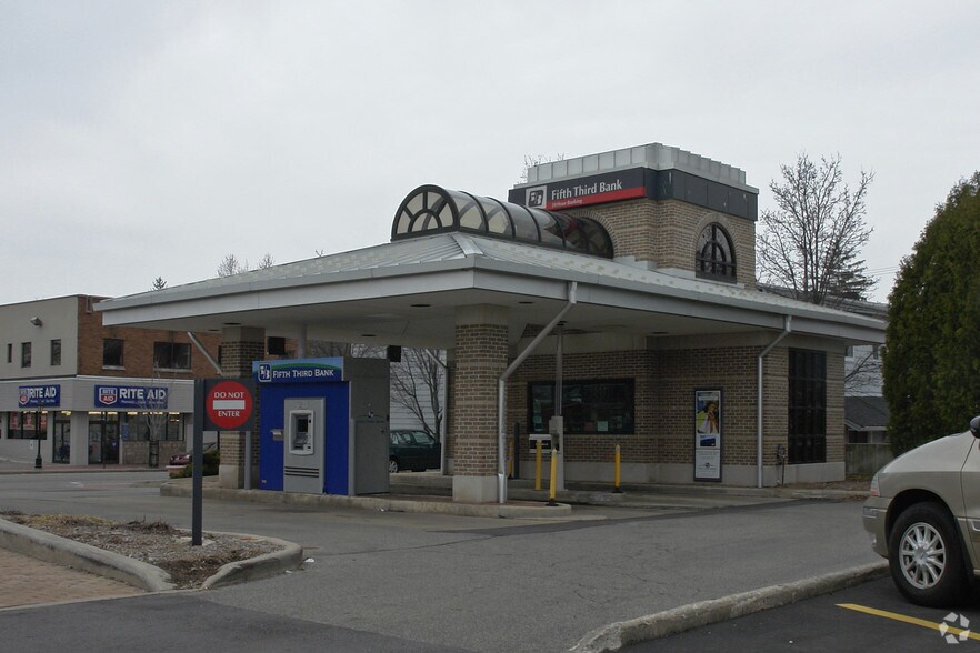 More Photos Of 2145 Wealthy St SE, Grand Rapids Bank For Sale