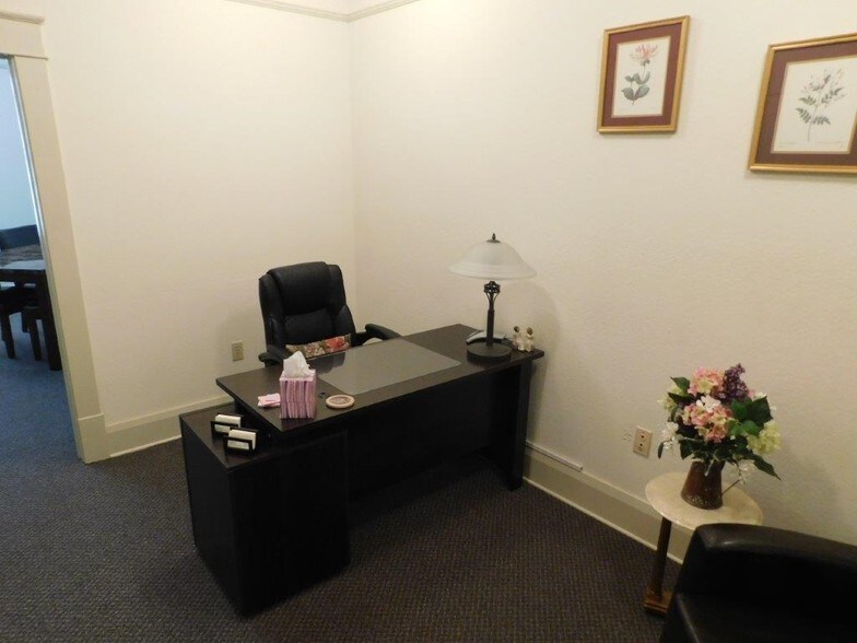More Photos Of 120 E Pine St, Lakeland Office For Lease