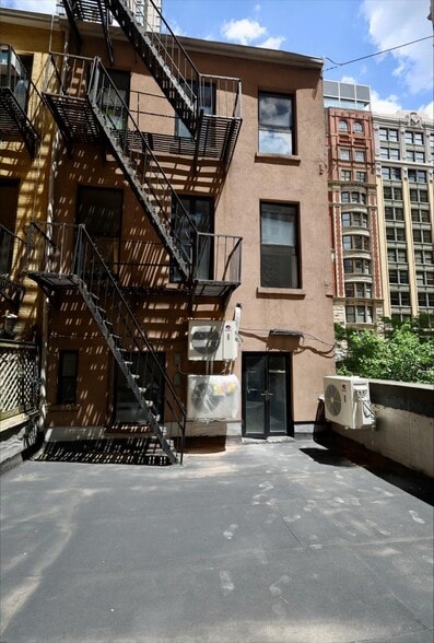 More Photos Of 50 W 27th St, New York Storefront Retail Office For Sale