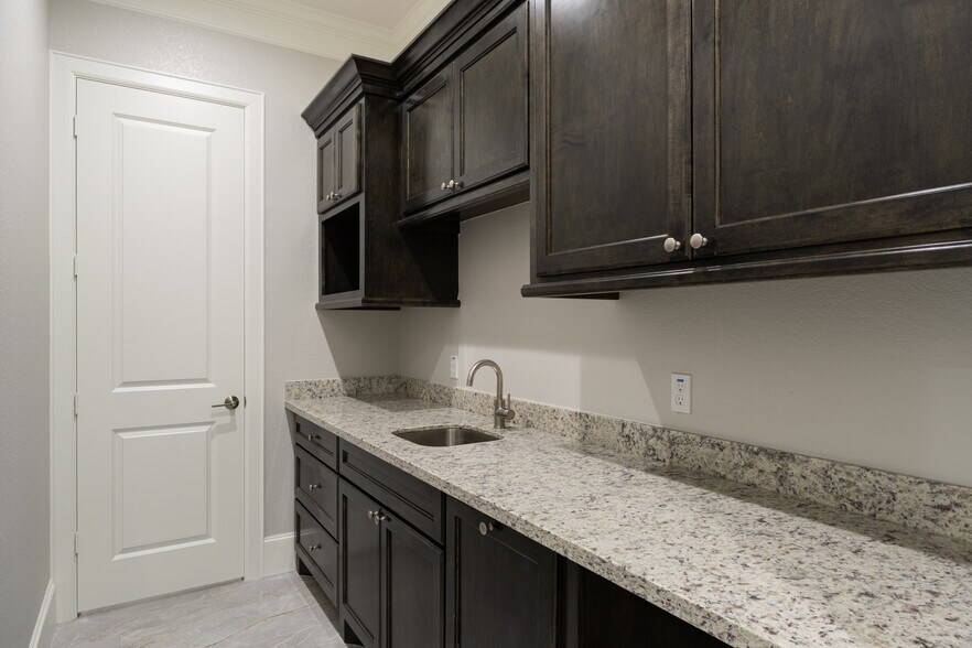 More Photos Of 12414 Spring Cypress Rd, Tomball Medical For Sale