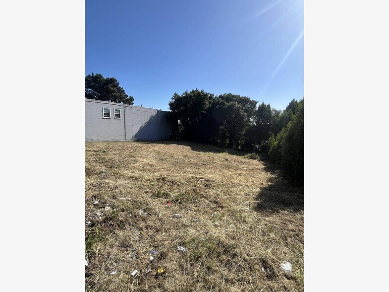 More Photos Of 9809-9811 Macarthur Blvd, Oakland Land For Sale