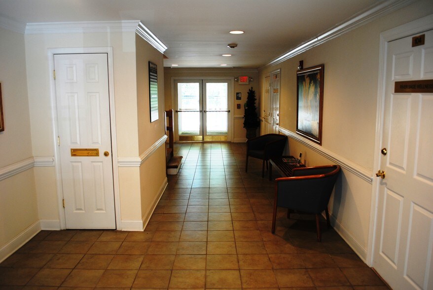 More Photos Of 33 S Delaware Ave, Yardley Office Residential For Lease