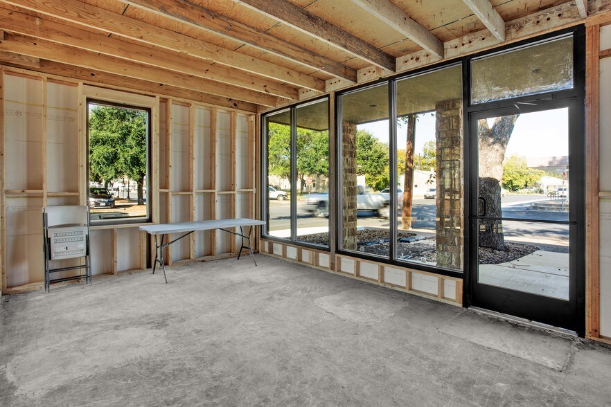 More Photos Of 301 E San Antonio Ave, Boerne Medical For Sale