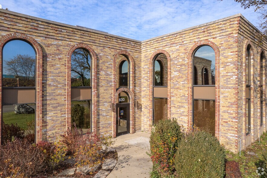 More Photos Of 625 N North Ct, Palatine Unknown For Lease