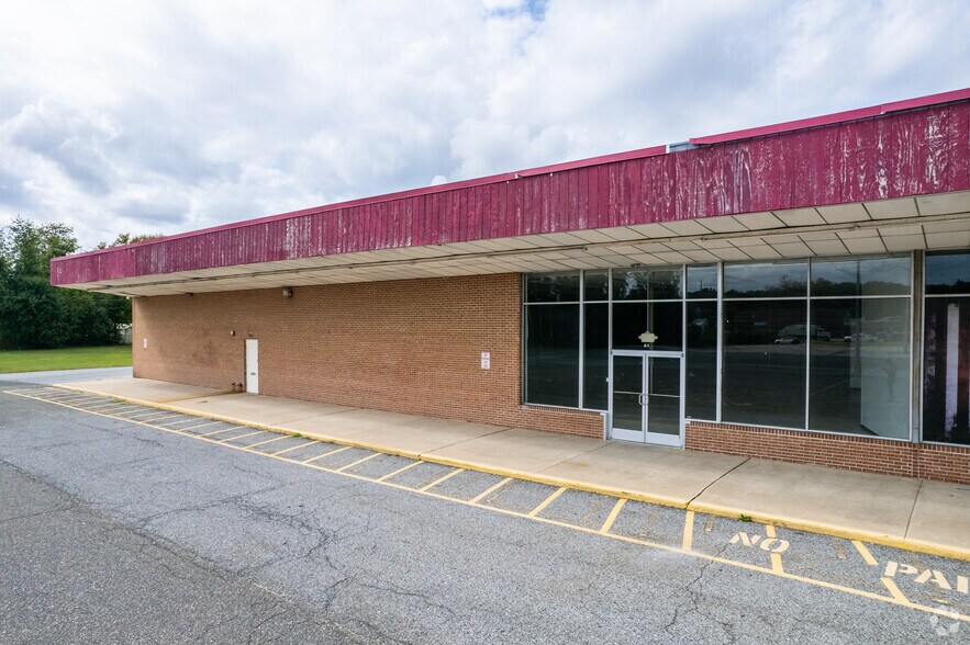 More Photos Of 233 S Broadway, Pennsville Unknown For Lease