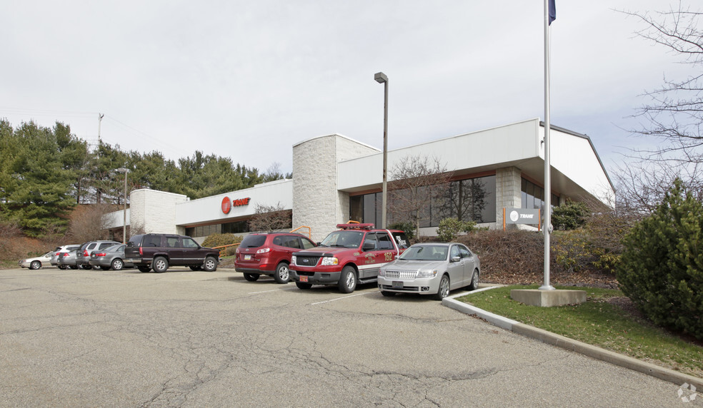 Primary Photo Of 400 Business Center Dr, Pittsburgh Light Distribution For Lease