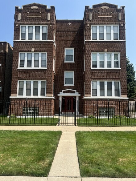 Primary Photo Of 6841 S Dante Ave, Chicago Apartments For Sale