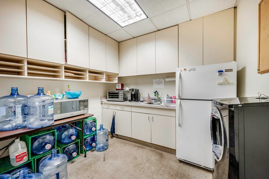 More Photos Of 333 W Broadway, Long Beach Medical For Lease