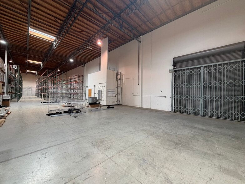 More Photos Of 28720 Witherspoon Pky, Valencia Manufacturing For Lease
