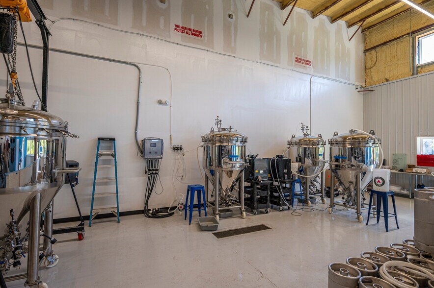 More Photos Of 8120 Windsor Hill Blvd, North Charleston Light Distribution For Lease