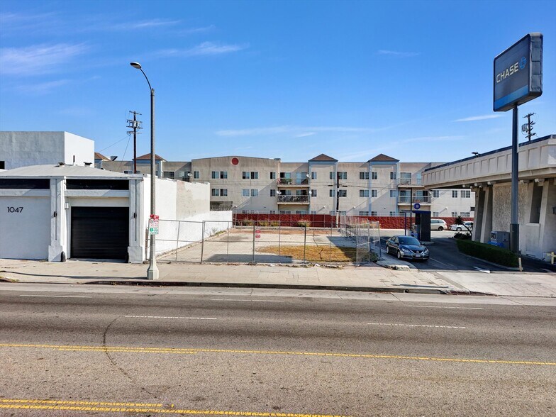 More Photos Of 1041 W Manchester Ave, Los Angeles Land For Sale