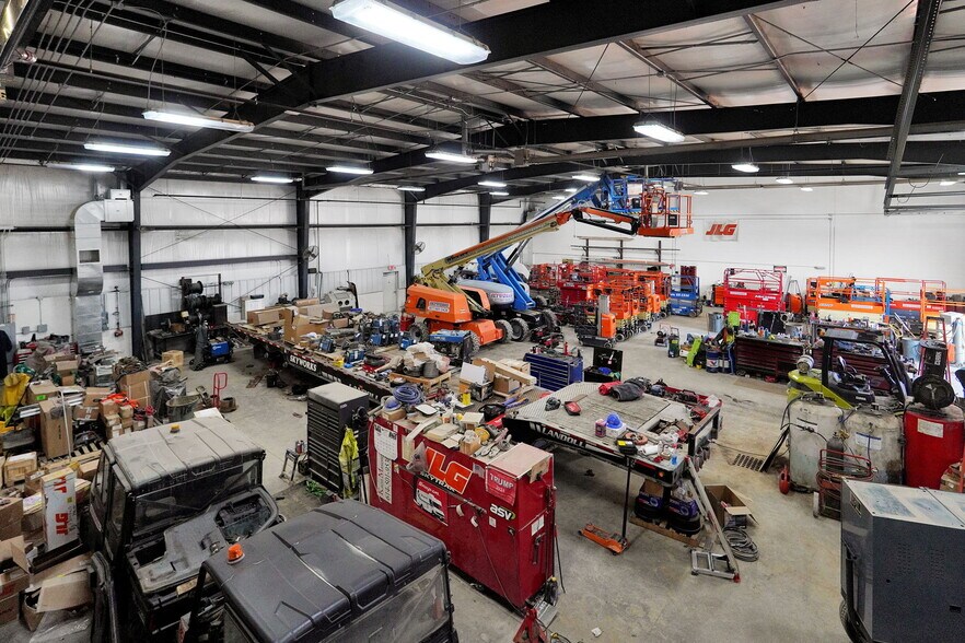 More Photos Of 5132 Fisher Rd, Columbus Warehouse For Lease