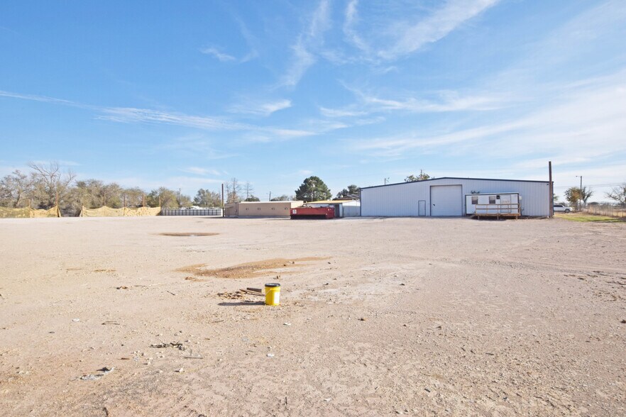 More Photos Of 305 E 57th St, Odessa Warehouse For Sale