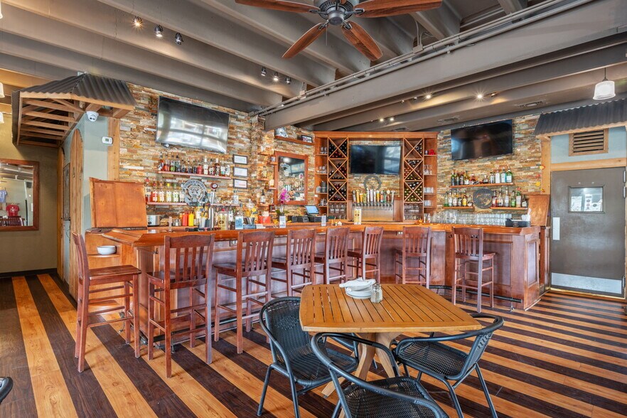 More Photos Of 10530 Fm 2673, Canyon Lake Hotel For Sale