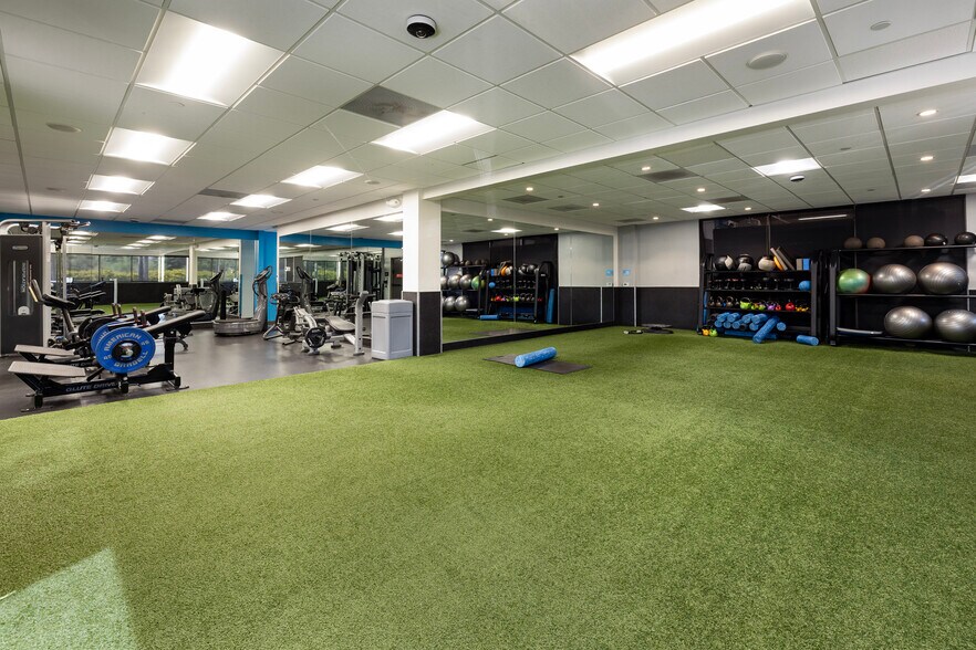 More Photos Of 6144 Calle Real, Goleta Office For Lease
