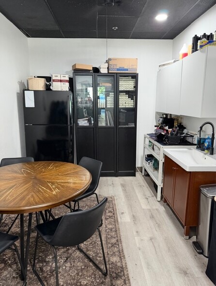 More Photos Of 927 20th St, Sacramento Storefront Retail Residential For Lease