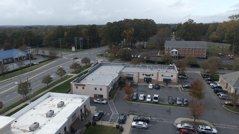 More Photos Of 10210 Couloak Dr, Charlotte Restaurant For Sale