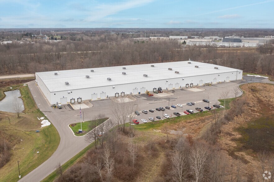 More Photos Of 3101 Fruit Ridge, Grand Rapids Manufacturing For Lease