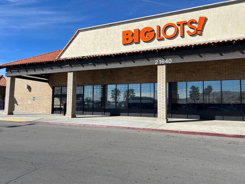 More Photos Of 21640 Bear Valley Rd, Apple Valley Storefront For Sale