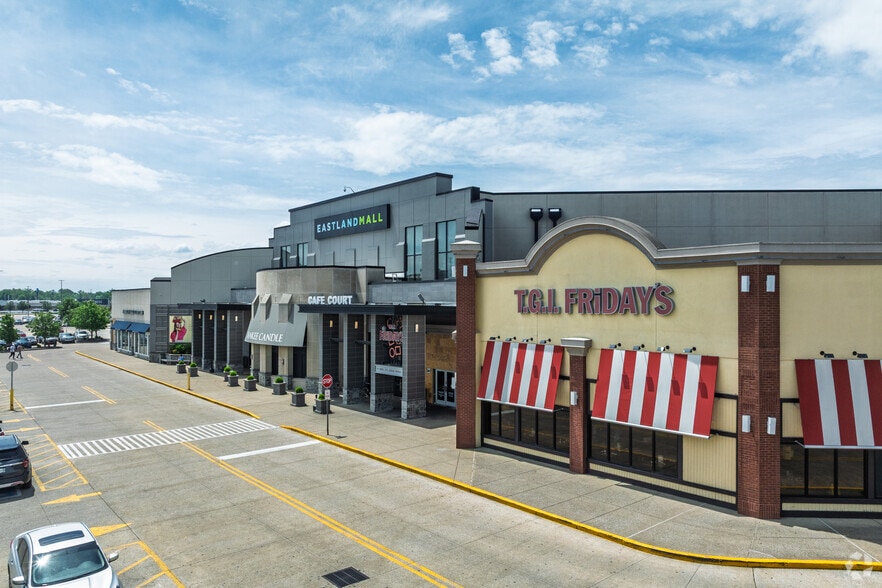 Primary Photo Of 800 N Green River Rd, Evansville Unknown For Lease