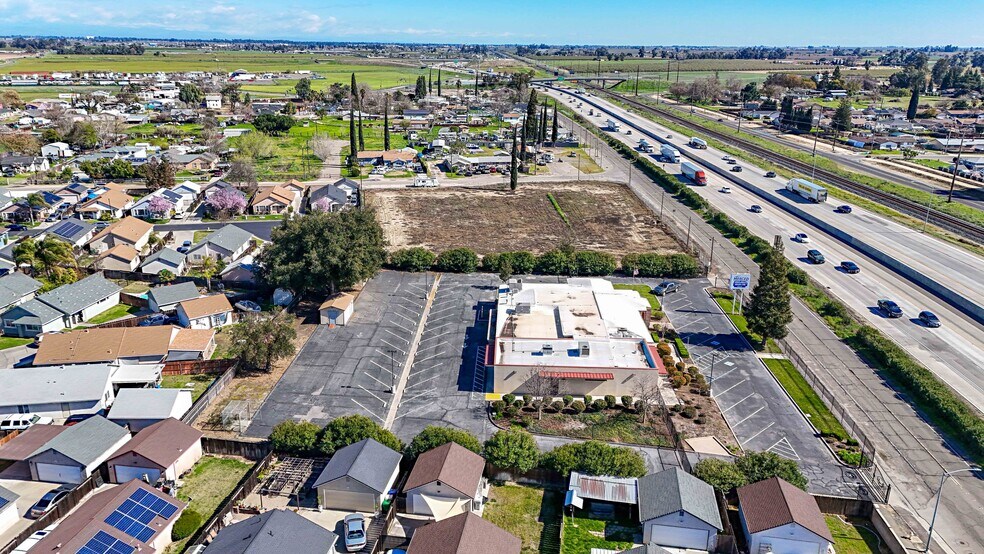 More Photos Of 971 E Broadway Ave, Atwater Office For Lease