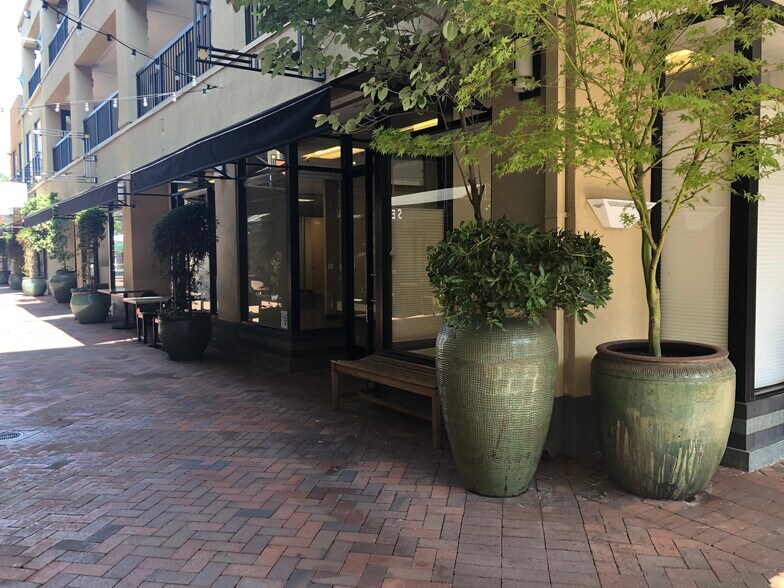More Photos Of 2 Theatre Sq, Orinda General Retail For Lease