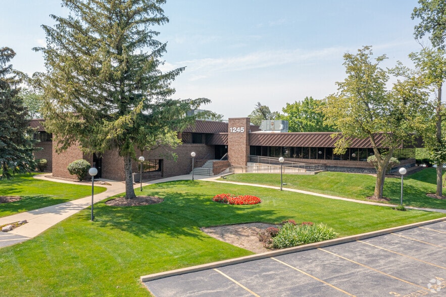 More Photos Of 1245-1247 Milwaukee Ave, Glenview Office For Lease