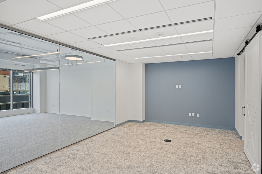 More Photos Of 2001 L St NW, Washington Office For Lease