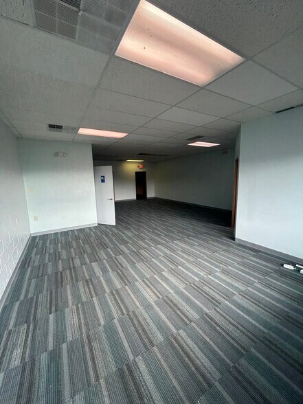 More Photos Of 123-125 W Upham St, Marshfield Office For Lease