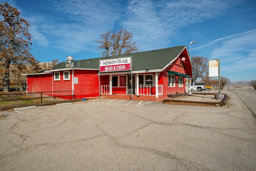 More Photos Of 19215 CA-46 East, Shandon General Retail For Sale