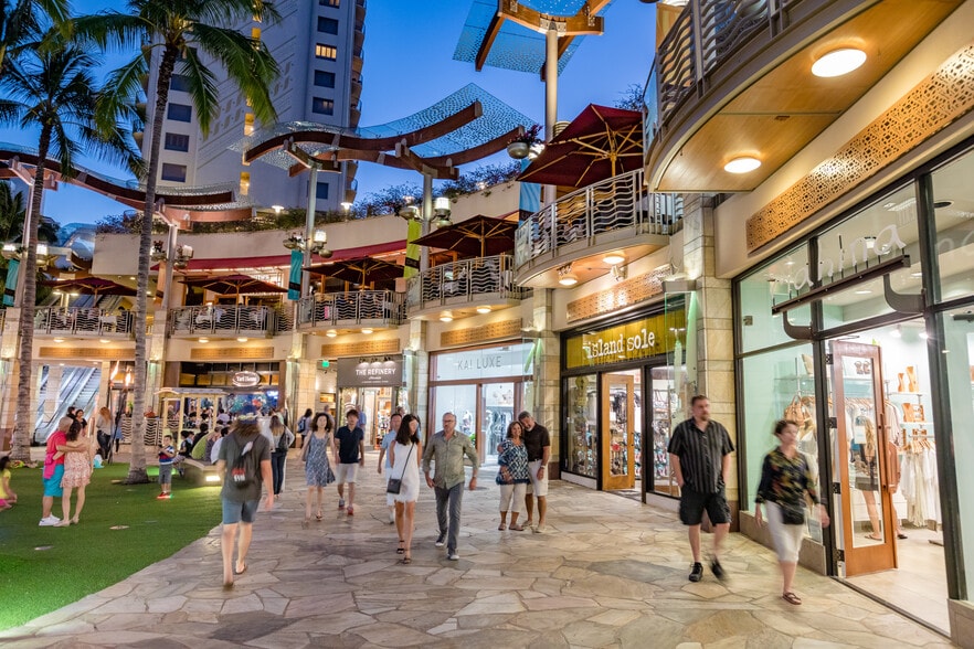 More Photos Of 227 Lewers St, Honolulu General Retail For Lease