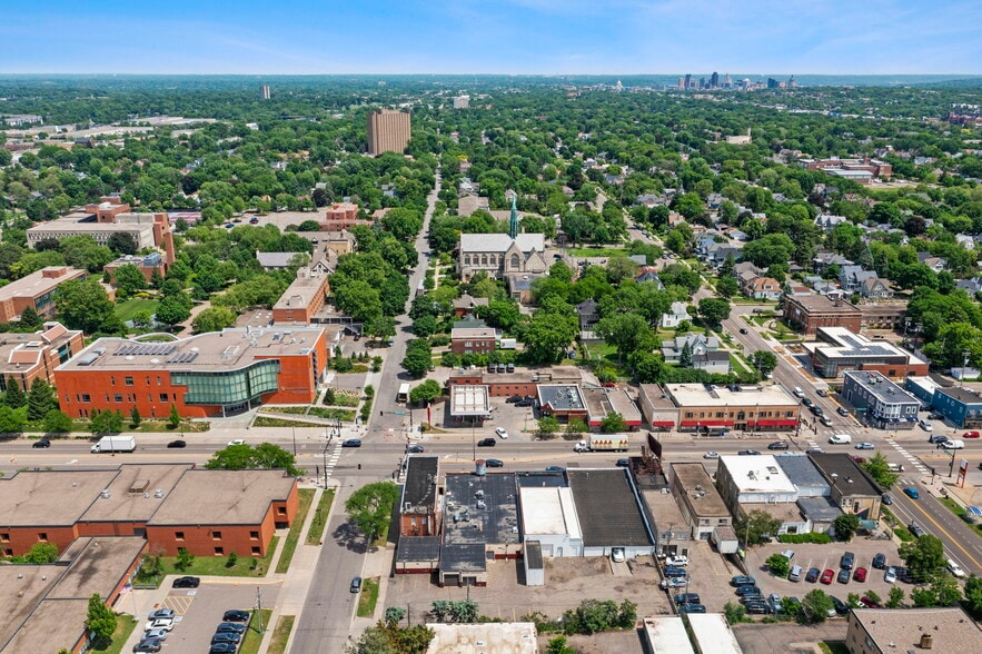 More Photos Of 755 N Snelling Ave N, Saint Paul Storefront For Lease