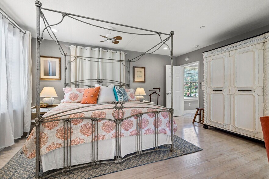 More Photos Of 2801 7th Ave N, Saint Petersburg Hospitality For Sale