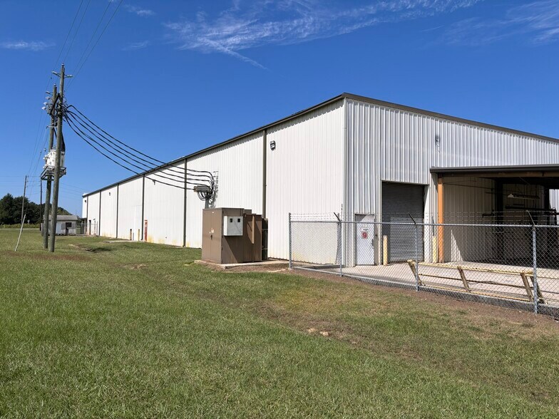 More Photos Of 504 N Ashe Ave, Dunn Warehouse For Lease