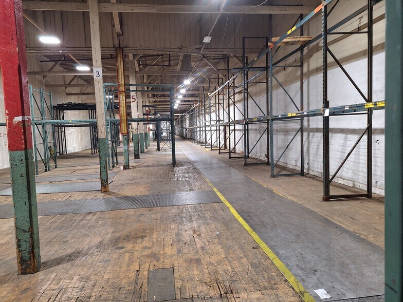 More Photos Of 5802 3rd Ave, Brooklyn Warehouse For Lease