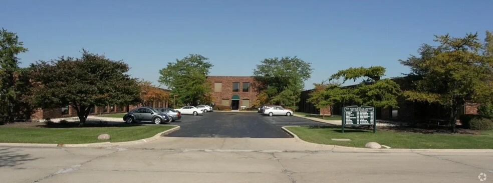More Photos Of 3150-3210 Doolittle Dr, Northbrook Light Distribution For Sale