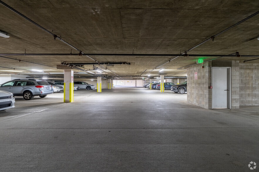 More Photos Of 15535 San Fernando Mission Blvd, San Fernando Medical For Lease